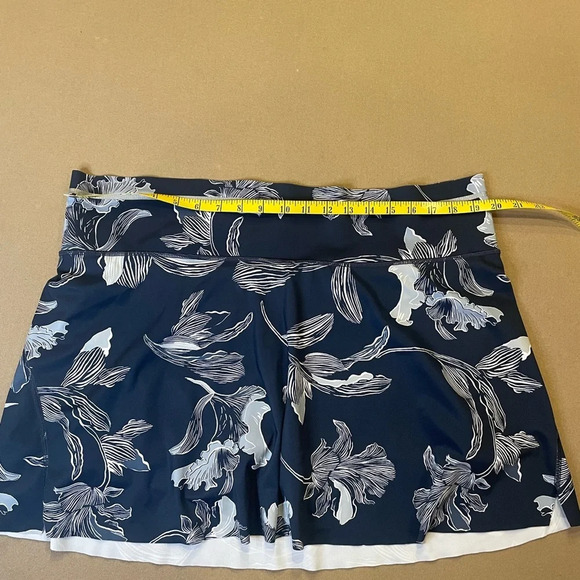 Athleta Navy Blue Floral Sonic Skort Size XL - Picture 9 of 10